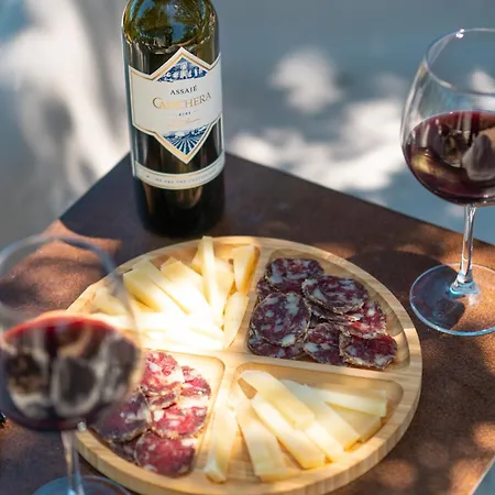 Tre Nibbari דירה